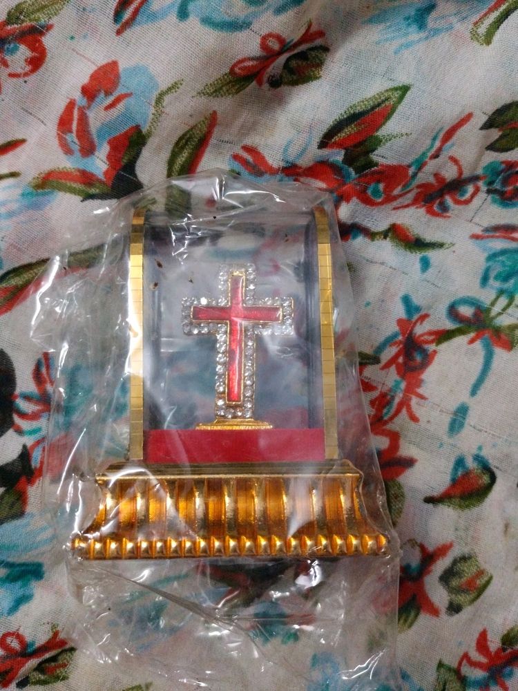 Cross Showpiece
