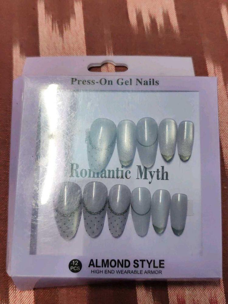 Almond Style Press-On Nails
