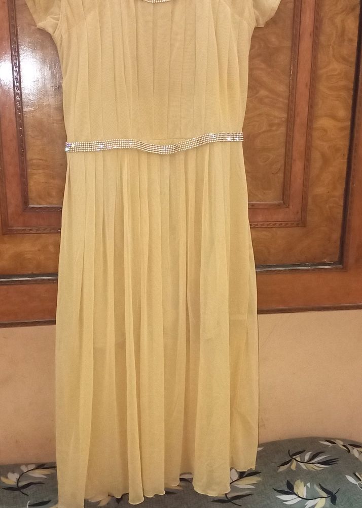 Elegant Gold Midi Dress