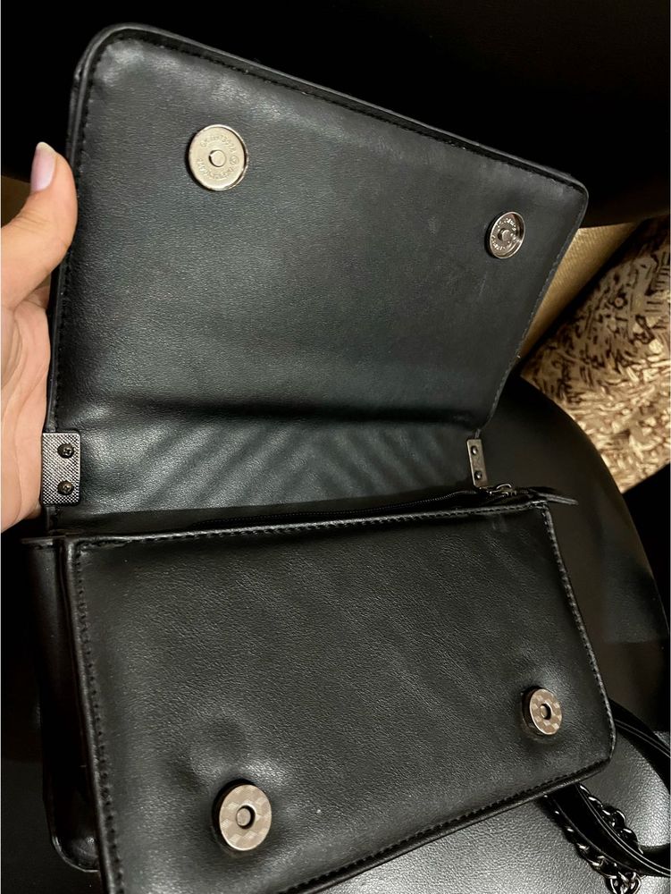 Chic Black Crossbody Bag
