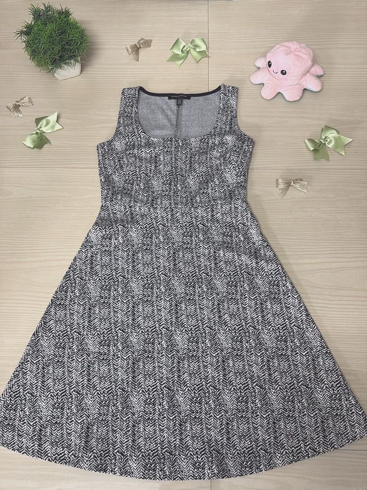 Banana Republic Geo Print sleeveless dress