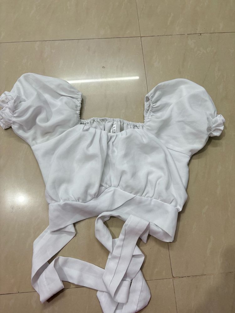 white crop pouf sleeve top