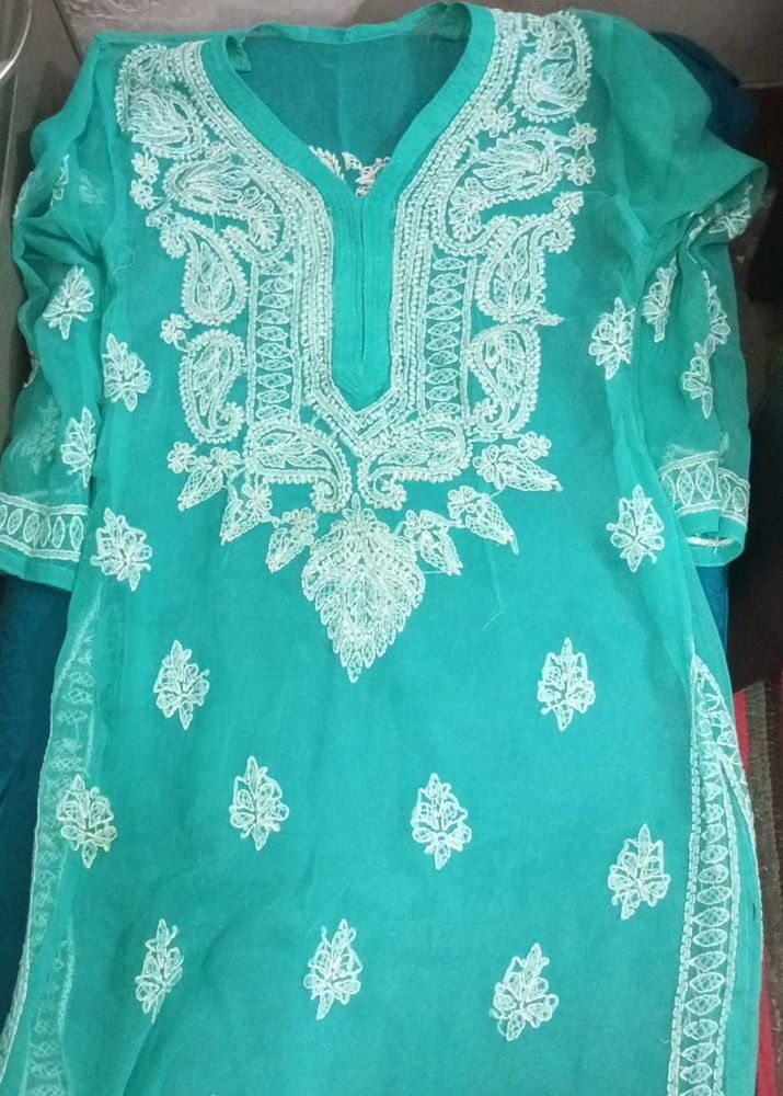 Lucknowi Chikankari Kurti