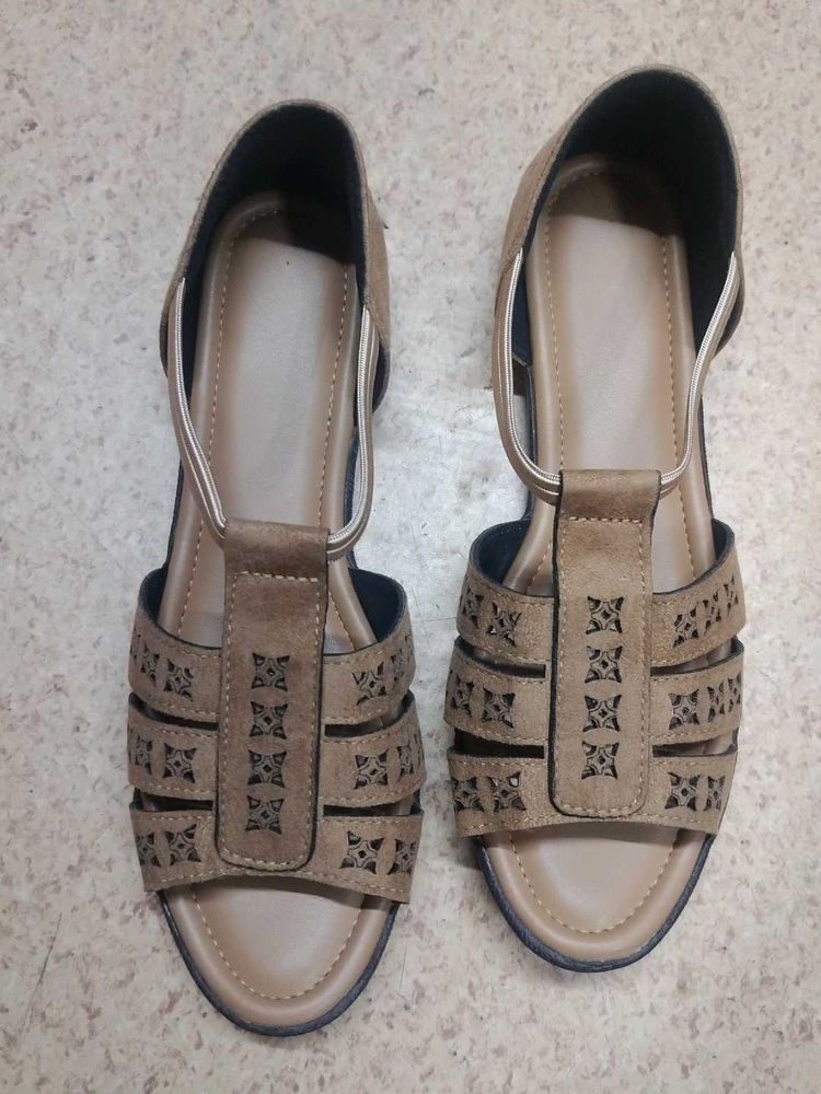 Brand New Ladies Flat Sandal