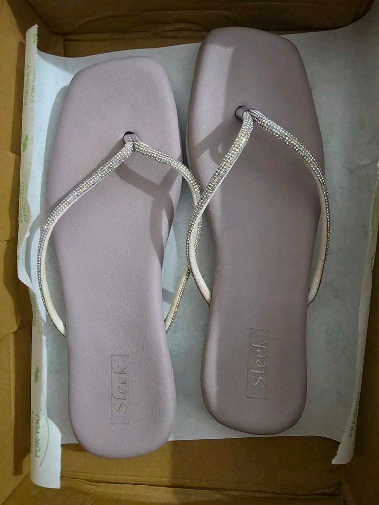 🩰Stylish Embellished Flip-Flops🩰