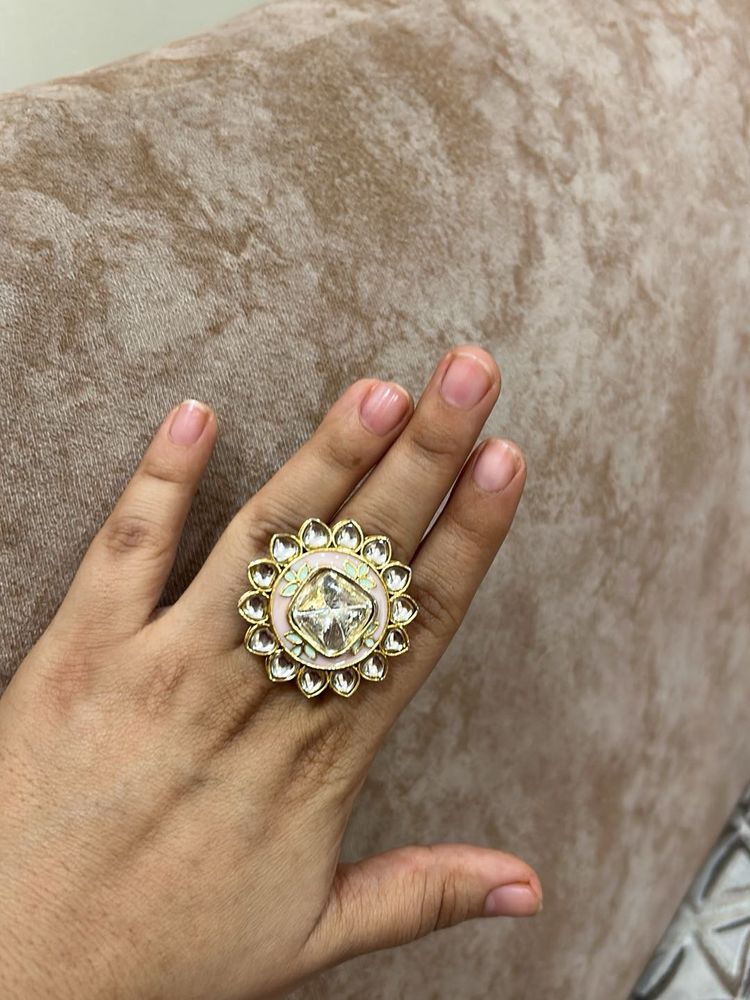 Statement Kundan Ring