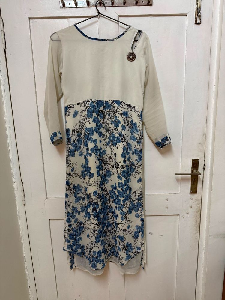 Classy Georgette Kurta With Shoulder Design
