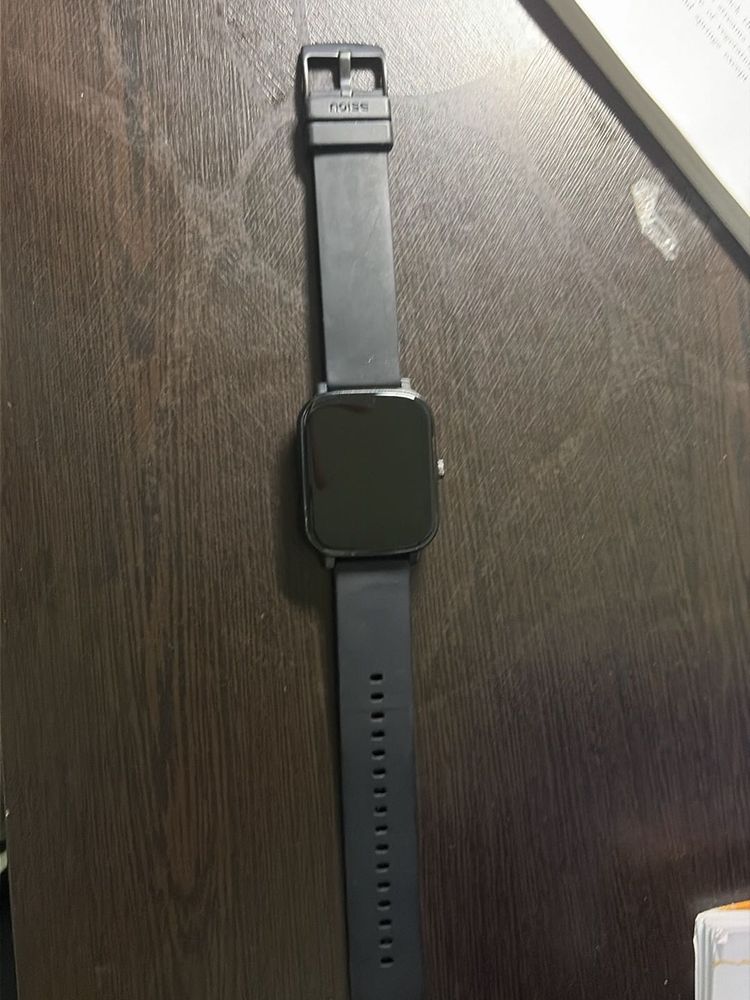 Noise Smartwatch - Black