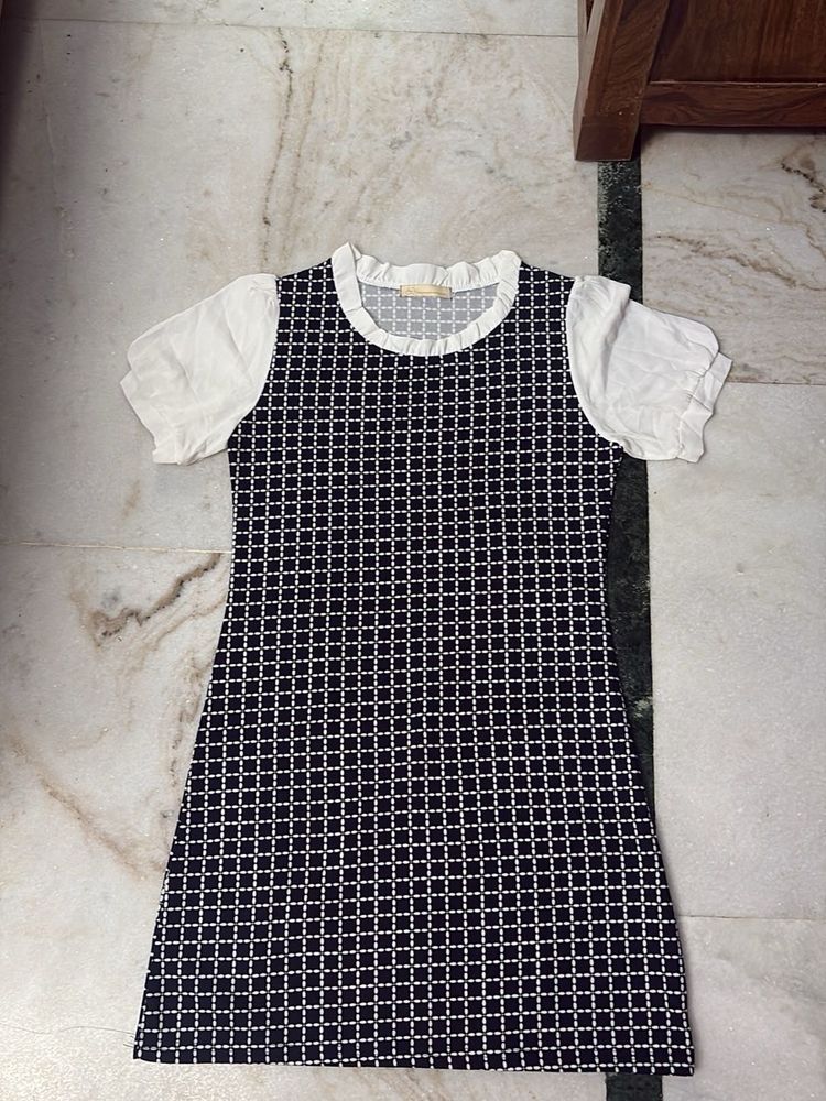Chic Black &amp; White Pattern Dress