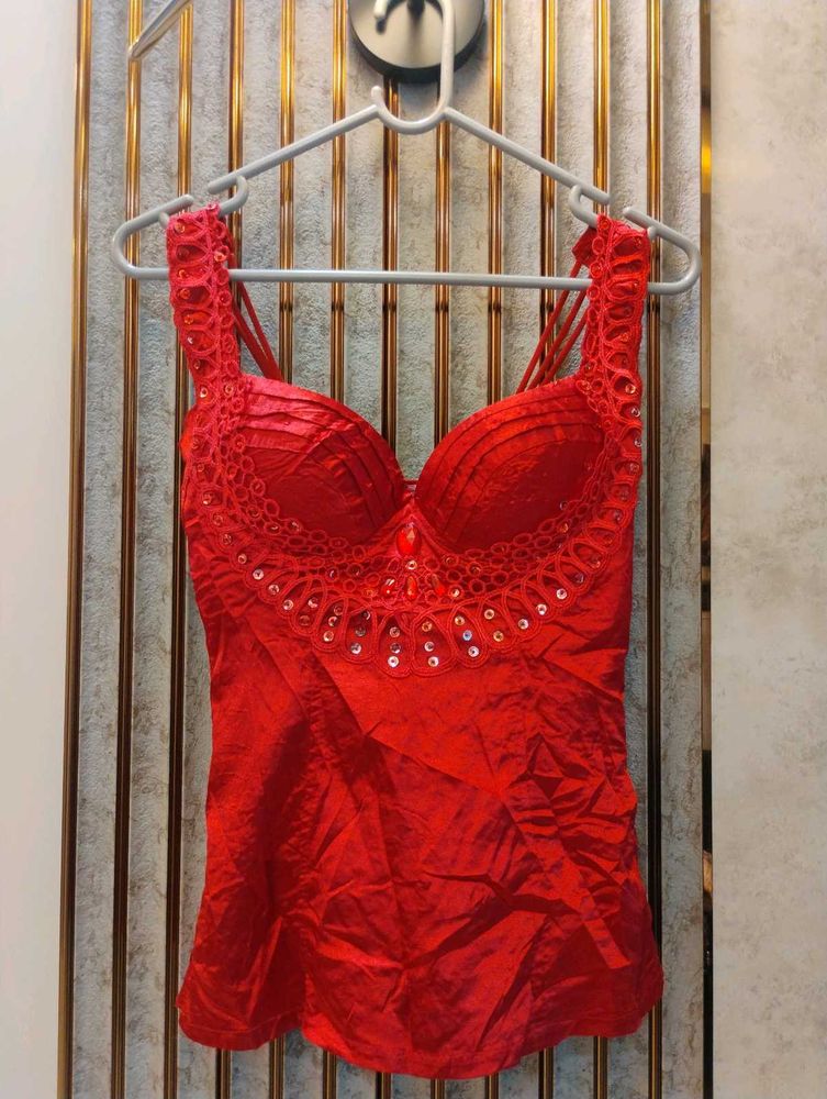 Women > Tops & Tunics | Stunning Red Embellished Top | Freeup