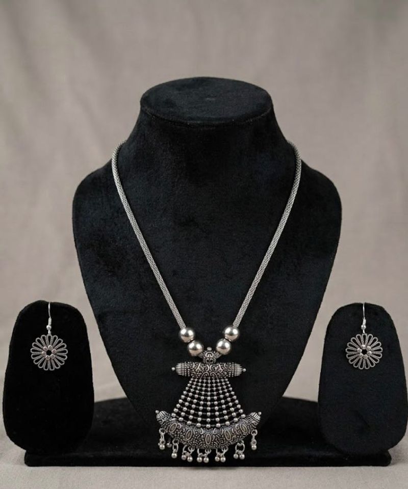 💅🏻Oxidized Silver Necklace &amp; Earring Set