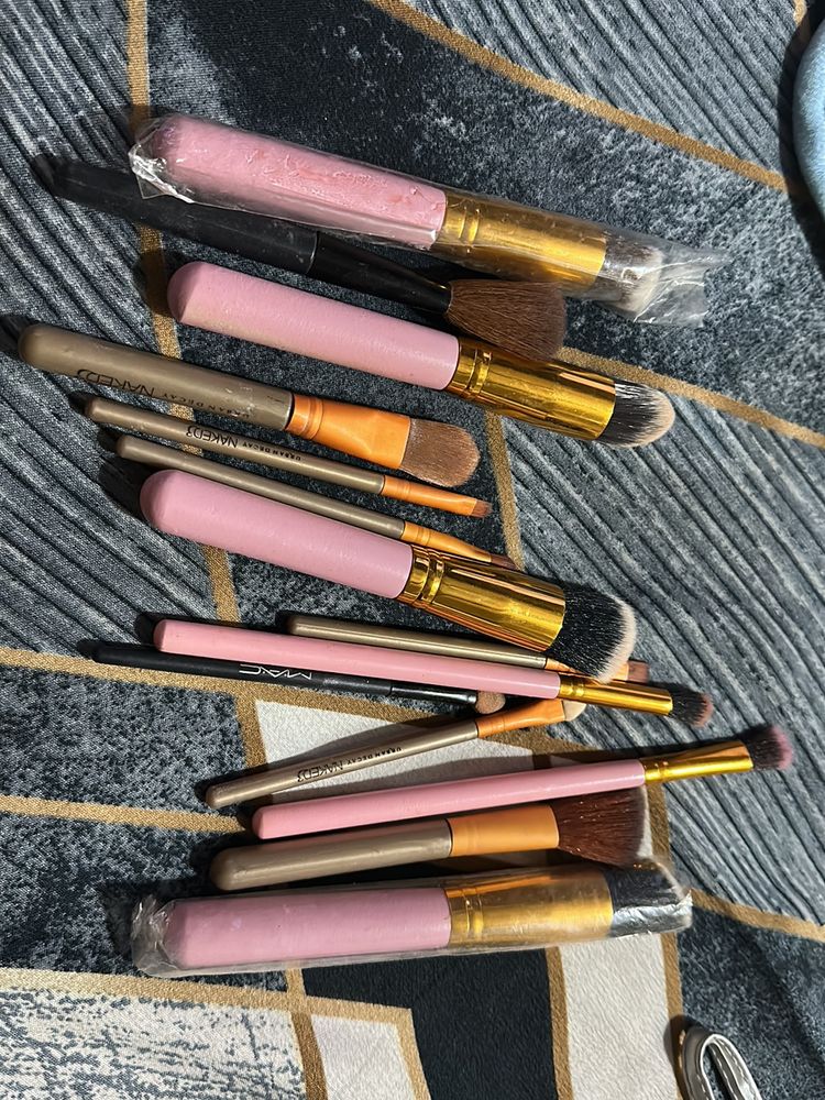 14 Piece Makeup Brush Set