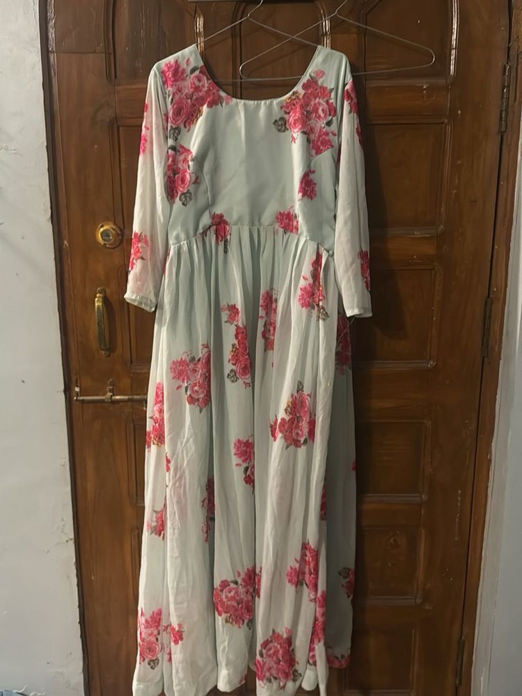 Gown size L