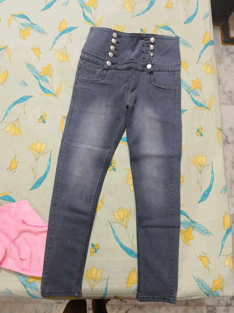 High-Waisted Button-Up Grey Jeans
