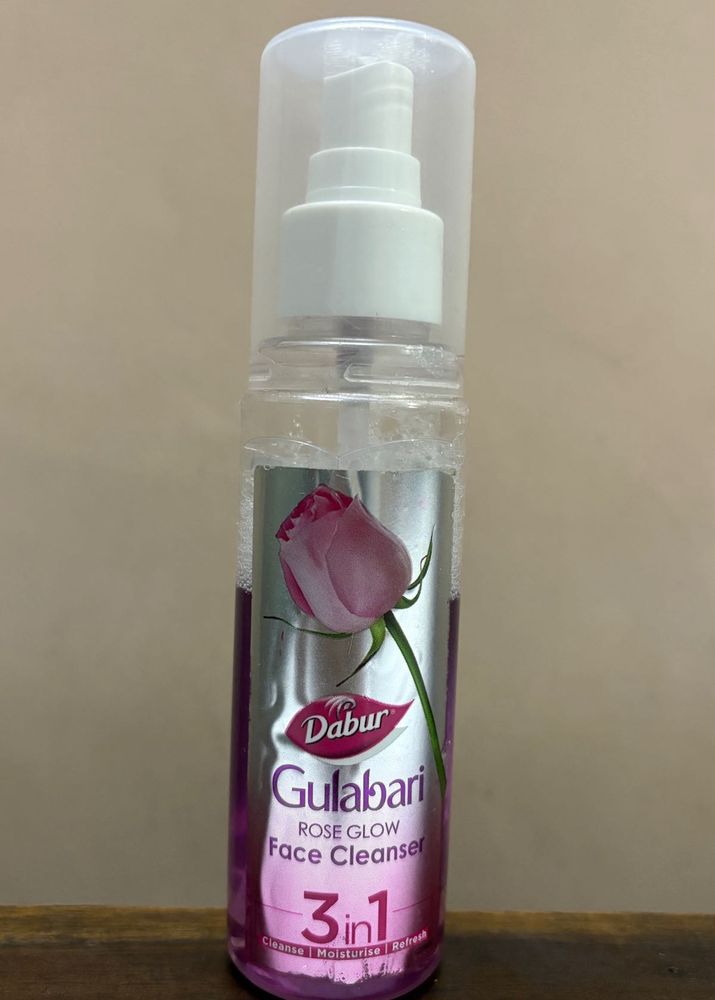 Dabur Gulabari Rose Glow Face Cleanser