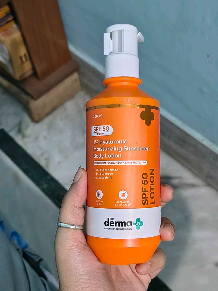The Derma Co SPF 50 Body Lotion