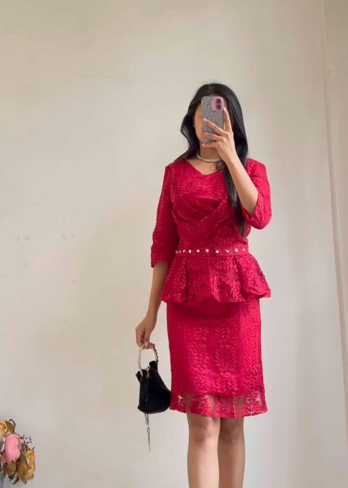 Red Lace Peplum Dress❤️