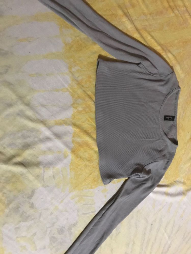 Long Sleeve Cropped Grey Top