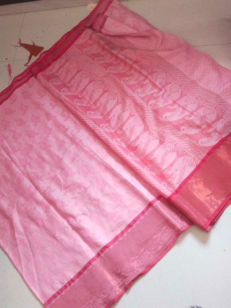 Elegant Pink Saree with Intricate Print