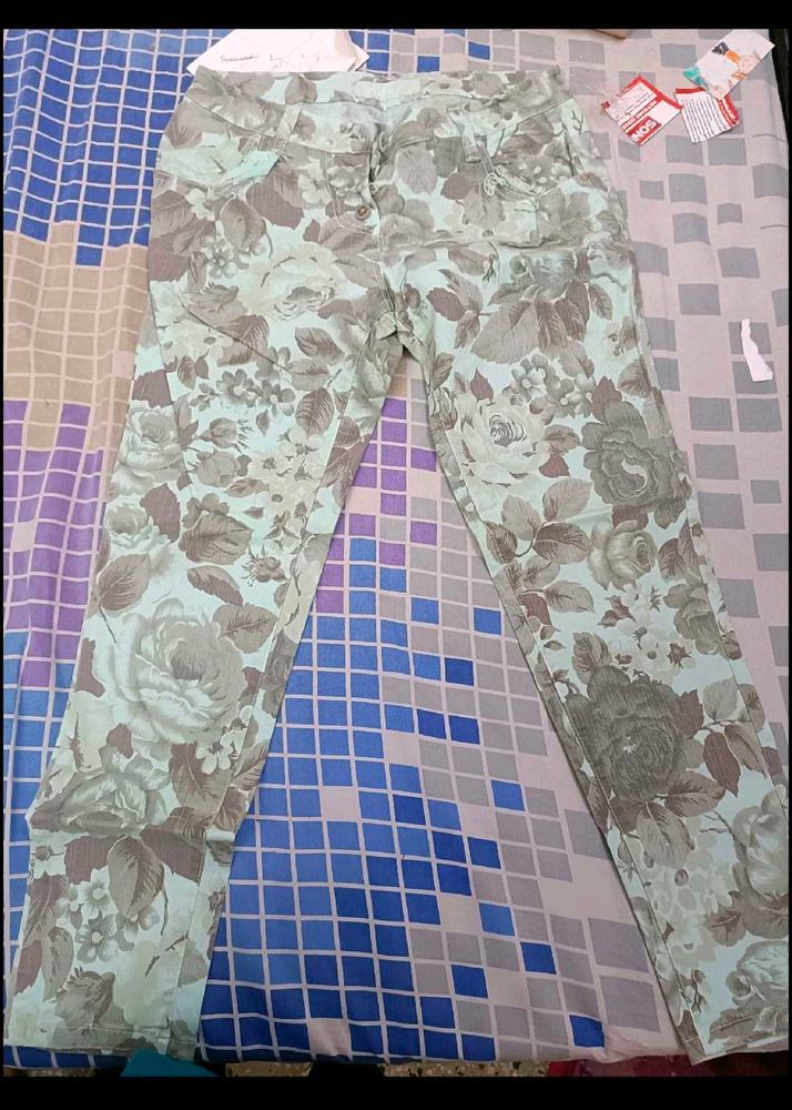Green jeans &amp; stretchable jegging in 30-32 waist