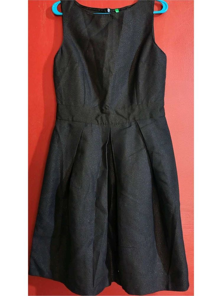 Classic Black Sleeveless Dress