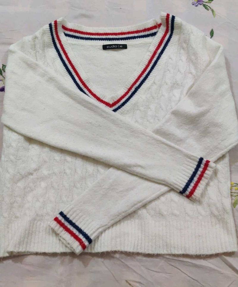 White Cable Knit V-Neck Sweater