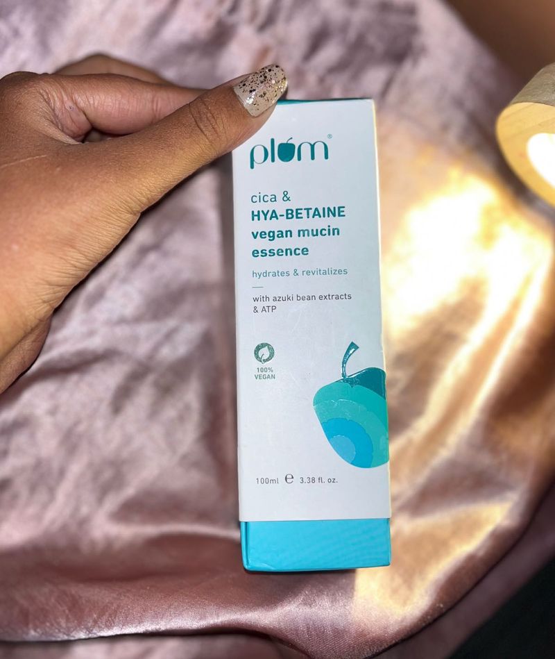 Plum Cica &amp; Hyaluronic Vegan Mucin Essence