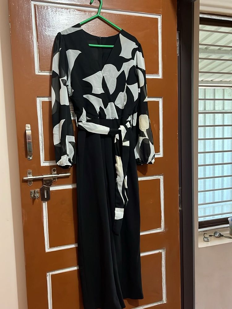 Chic Black and White Jumpsuit