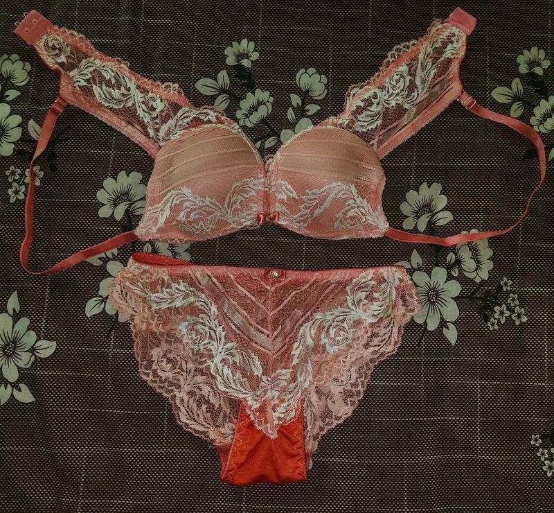 Lace Bra &amp; Panty Set
