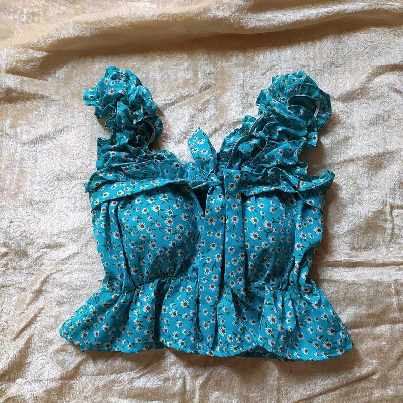 Chic Blue Floral Ruffled Crop Top