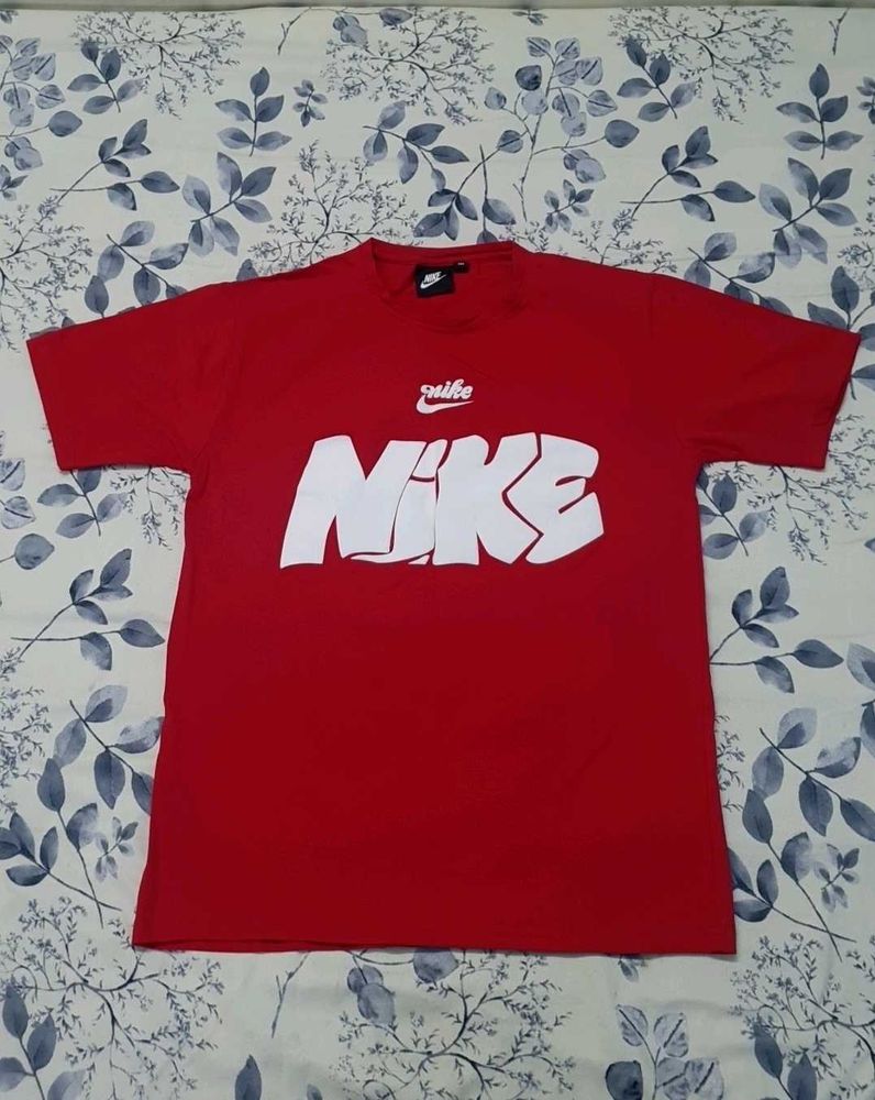 Nike Red Graphic T-Shirt