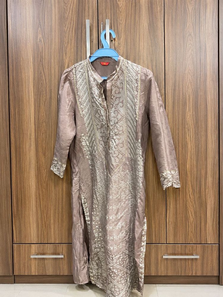 W Elegant Embroidered Kurta