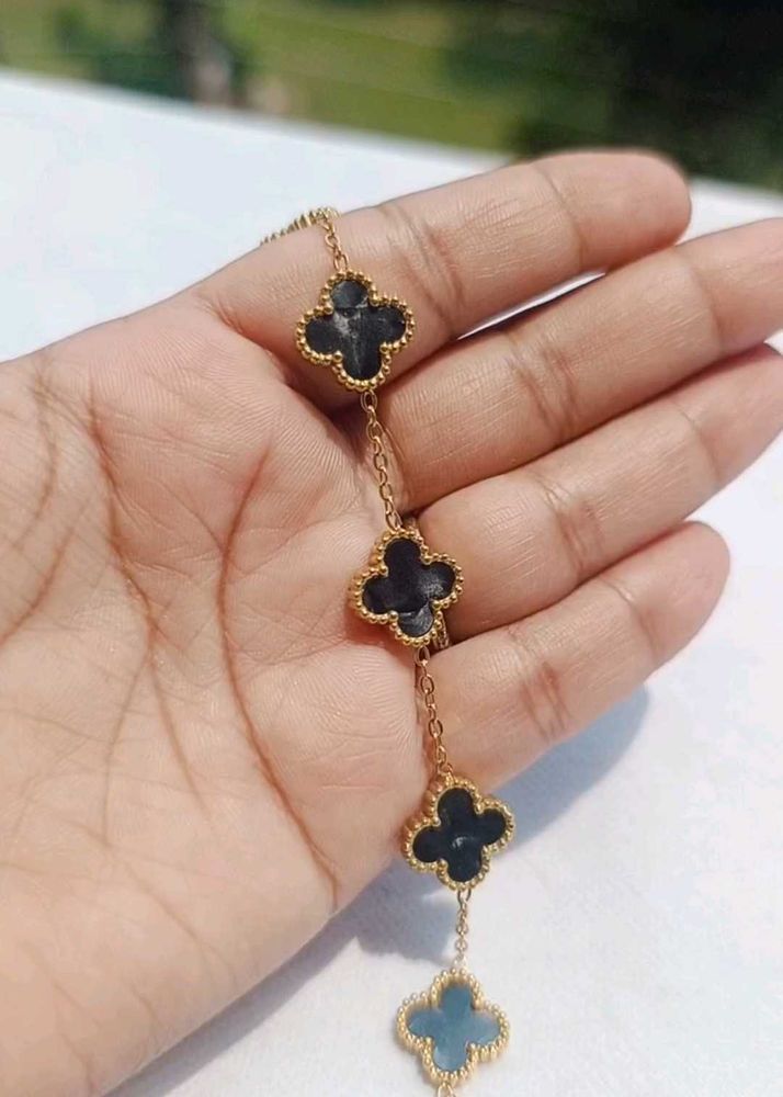 Brand new Lucky Clover Pendant Bracelet