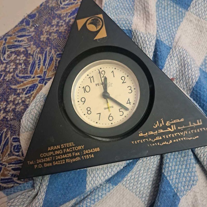 triangle desk clock