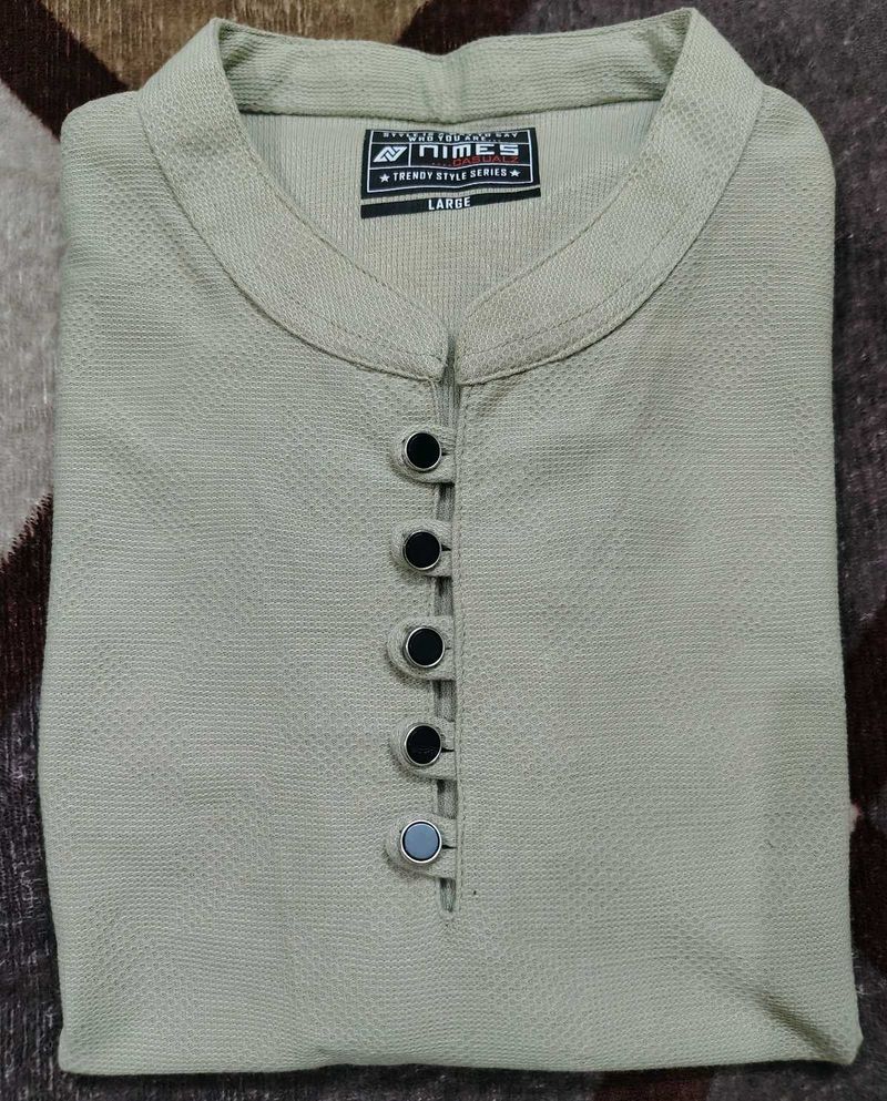 Men's t shirt