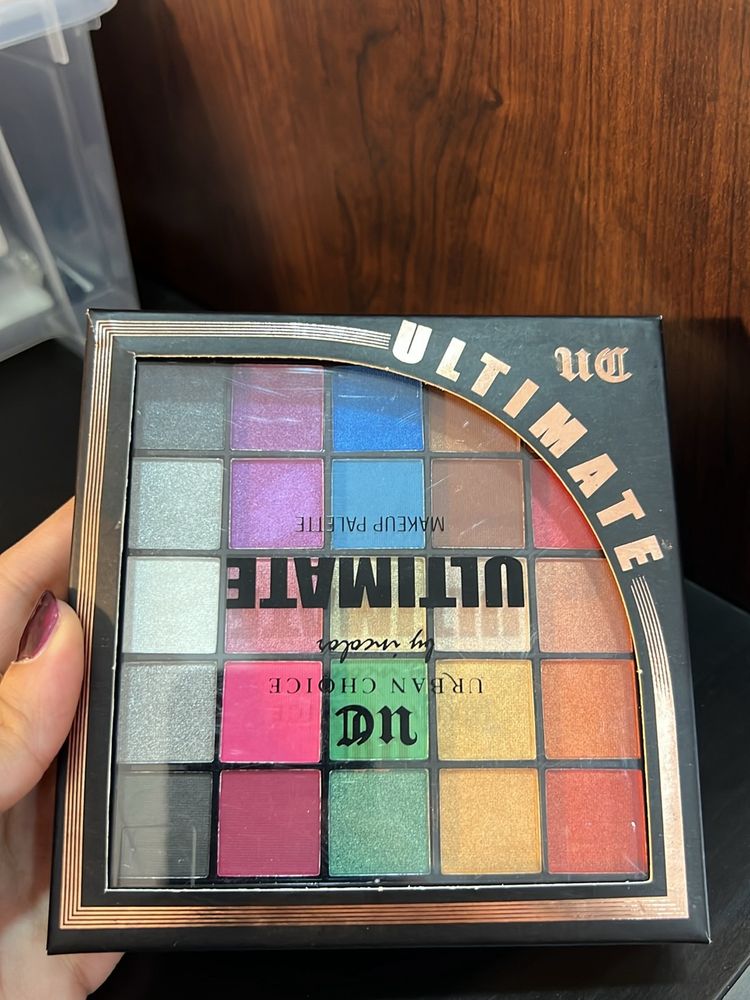 Beautiful Palette With Eyeshadow,Highlighter &amp; Lip