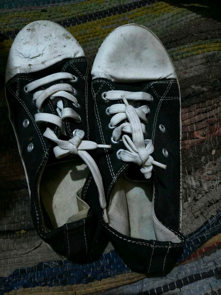 Classic Black Canvas Sneakers combo