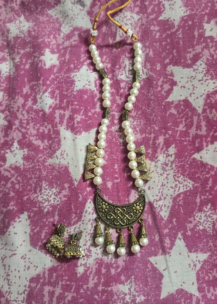Elegant Pearl Necklace &amp; Earrings Set