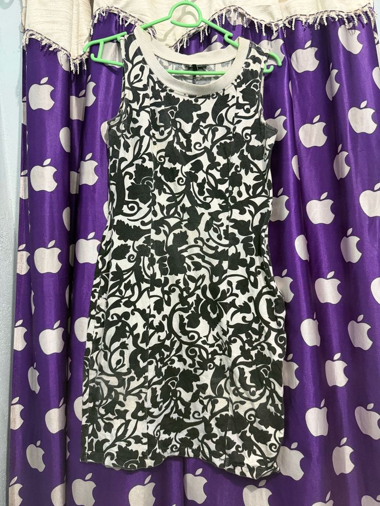 Sleeveless Black midi  &amp; white slip dress
