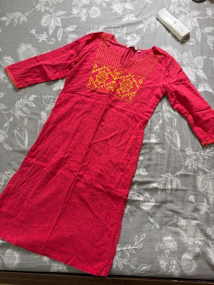 Vibrant Pink Embroidered Kurta