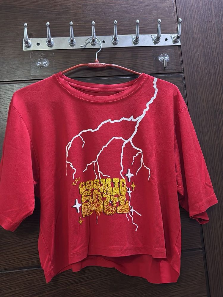 Red coloured girls printed crop top