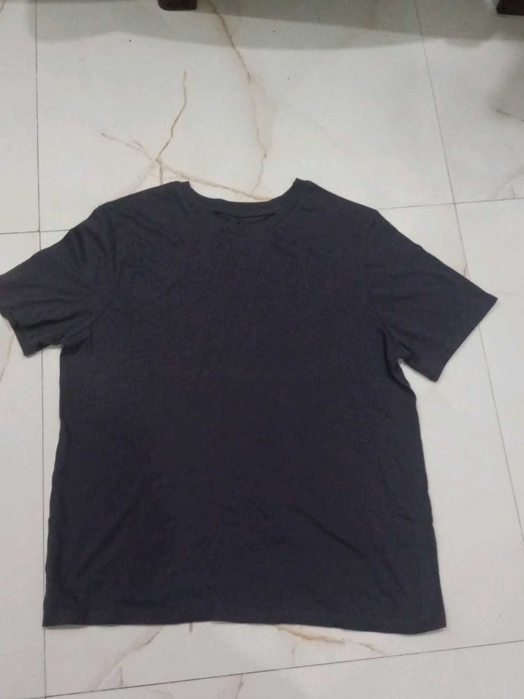 Basic Dark Grey T-Shirt