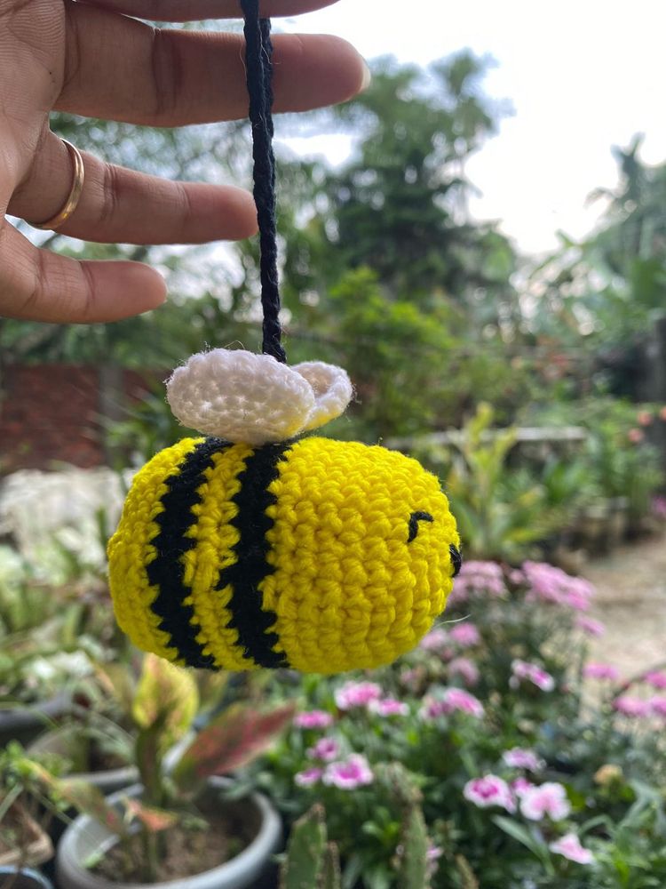 Crochet Honeybee Keycharm / Bagcharm