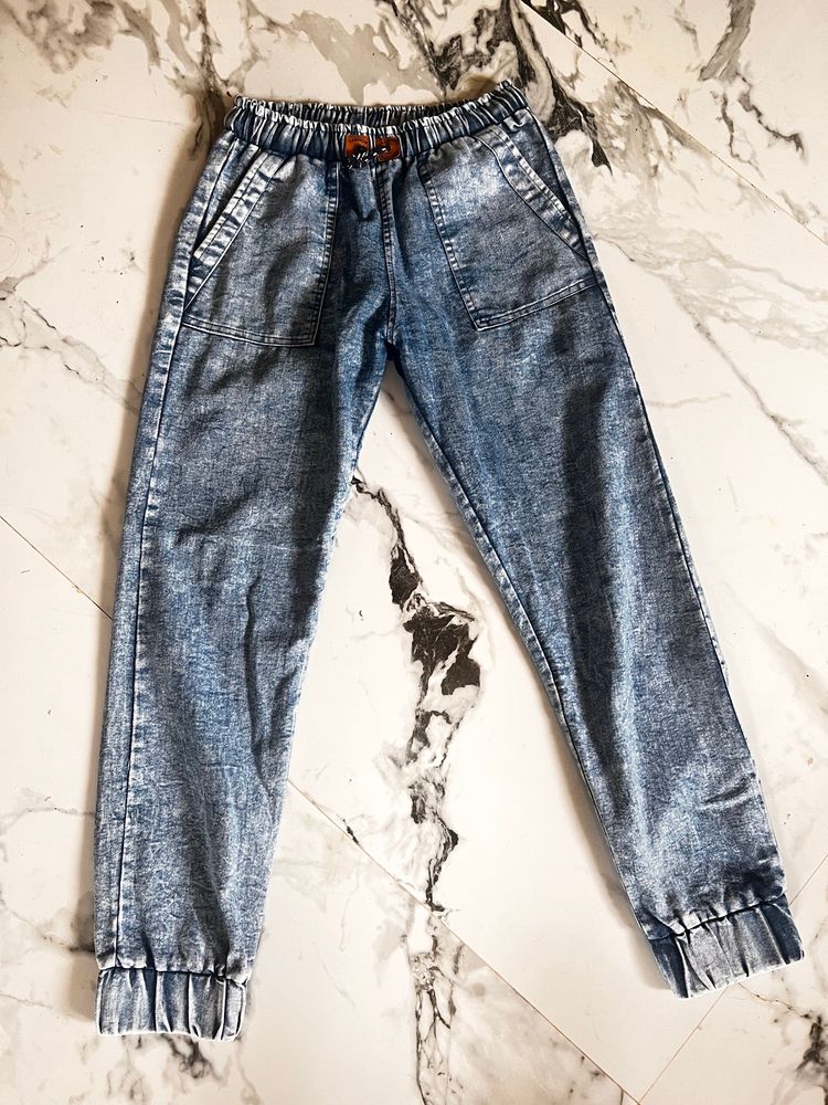GIRLS JEANS NEW (UNUSED)