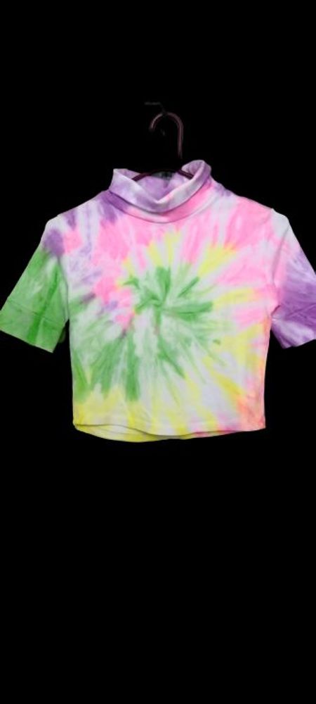 🆕Beautiful multi colored top.