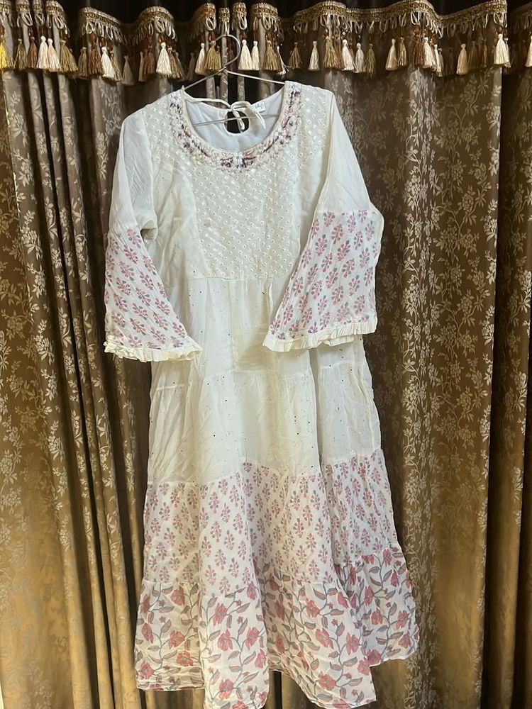 White &amp; Pink Floral Kurta