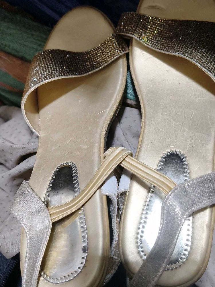 Sparkly Gold Wedge Sandals heels 👠👠👠