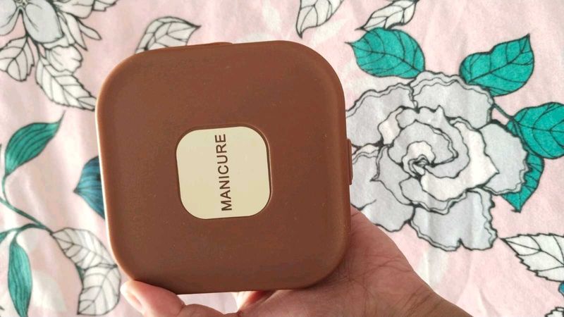 Compact Manicure Kit