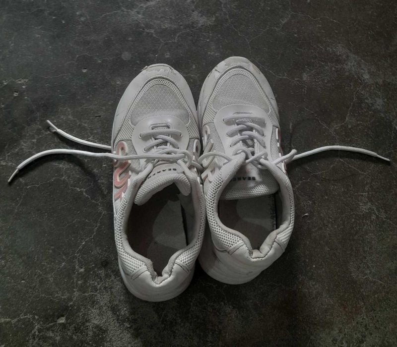 WOMEN WHITE SNEAKERS 👟