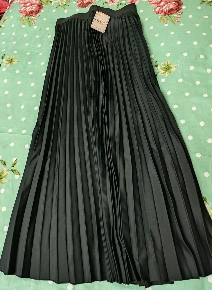 Black Long  Pleated Skirt